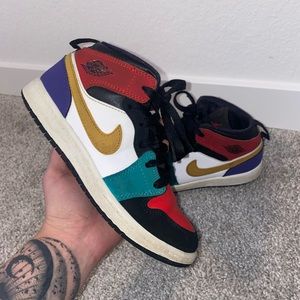 Kids Jordan 1 mid